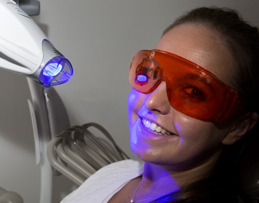 cosmetic-dentist-in-chair-teeth-whitening-richmond-melbourne